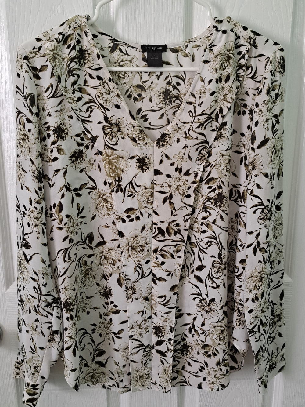 Ann Taylor Floral V-Neck Blouse